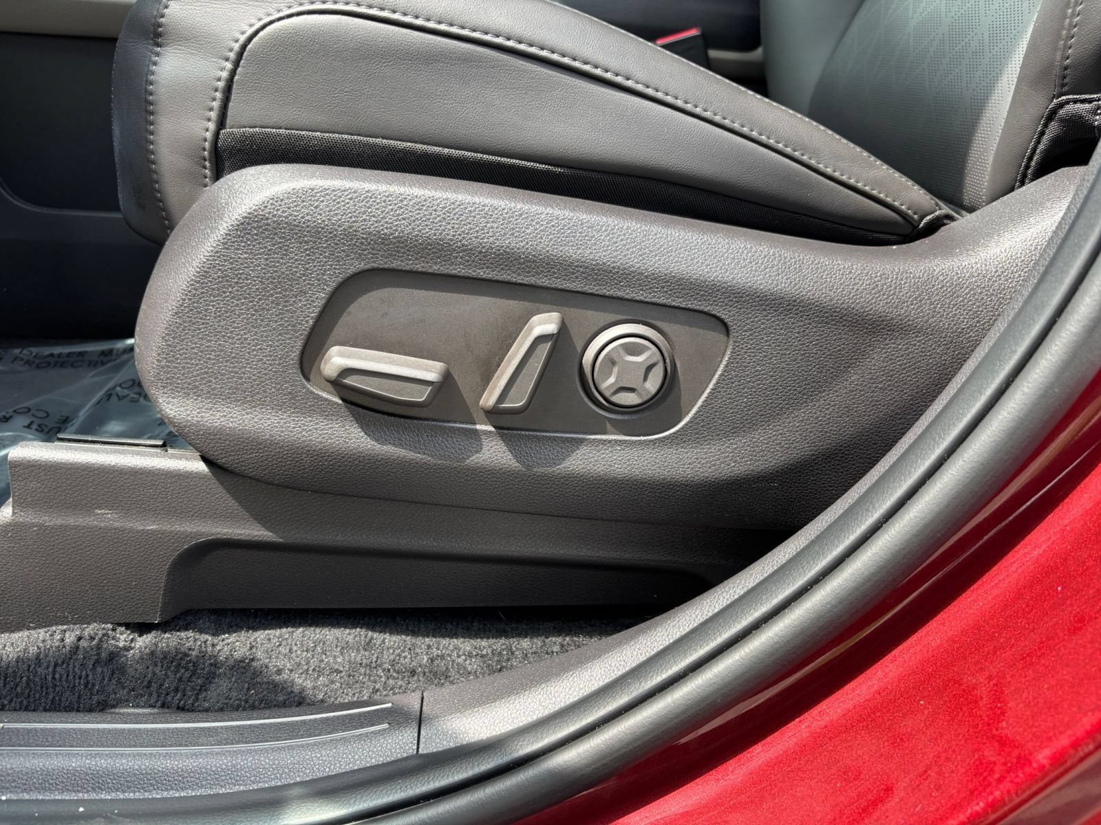 Used 2026 Kia Carnival FWD image 23
