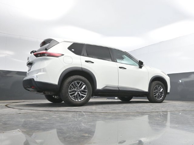 Used 2024 Nissan Rogue S FWD image 42