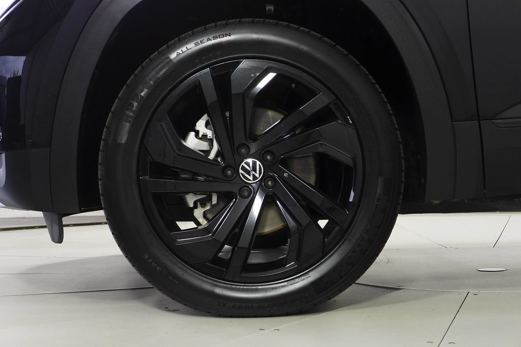 Used 2023 Volkswagen Atlas SE w/ Black Wheel Package FWD image 5