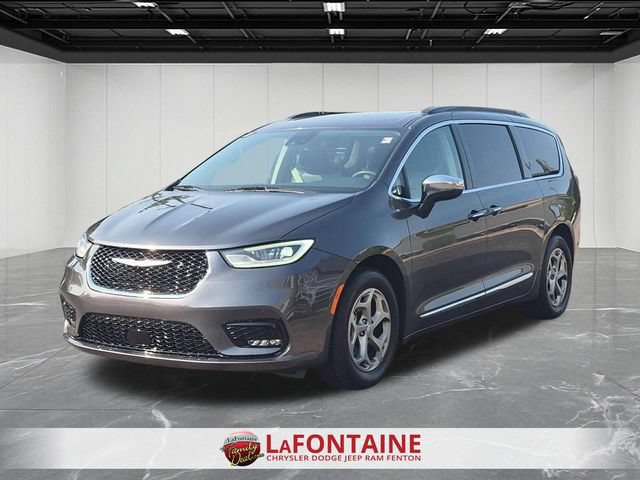 Used 2023 Chrysler Pacifica Limited FWD image 1