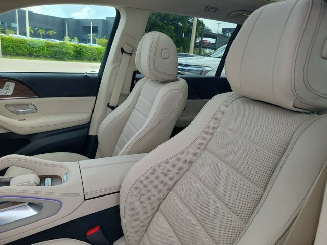 Used 2024 Mercedes-Benz GLS 450 4MATIC image 17