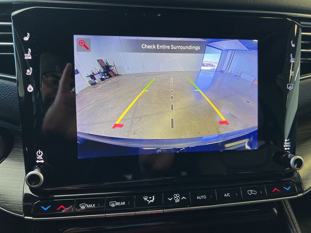 Used 2024 Jeep Wagoneer Series II w/ Premium Group I image 16