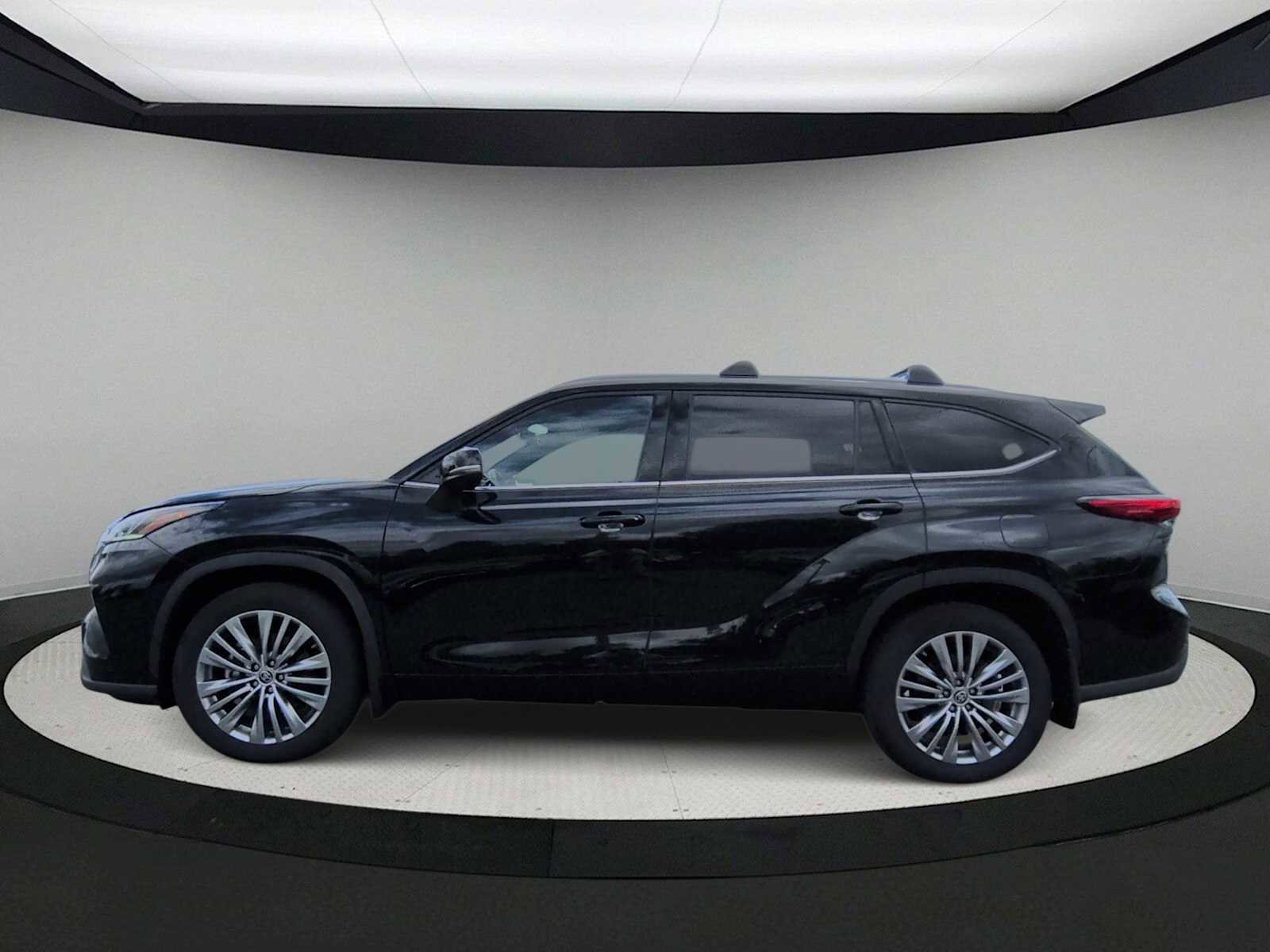 Used 2022 Toyota Highlander Platinum AWD/4WD image 5
