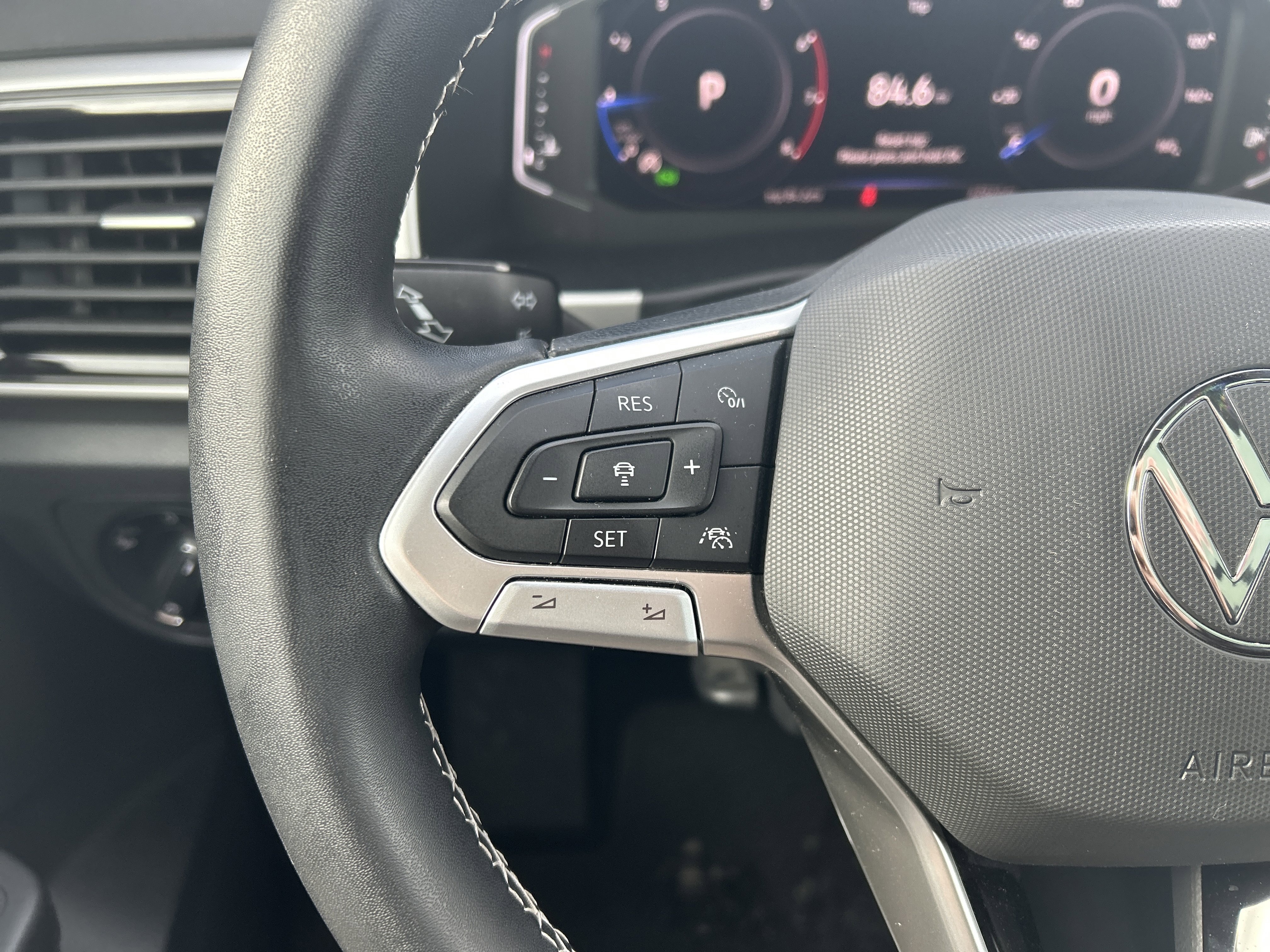 Used 2023 Volkswagen Atlas Cross Sport SEL image 13