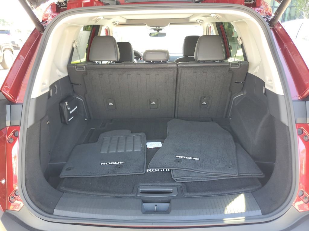 Certified 2023 Nissan Rogue Platinum w/ Platinum Premium Package AWD/4WD image 9