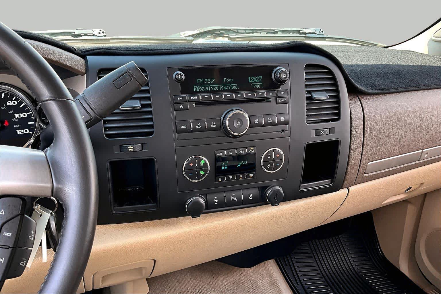 Used 2012 Chevrolet Silverado 1500 LT w/ Interior Plus Package RWD image 6