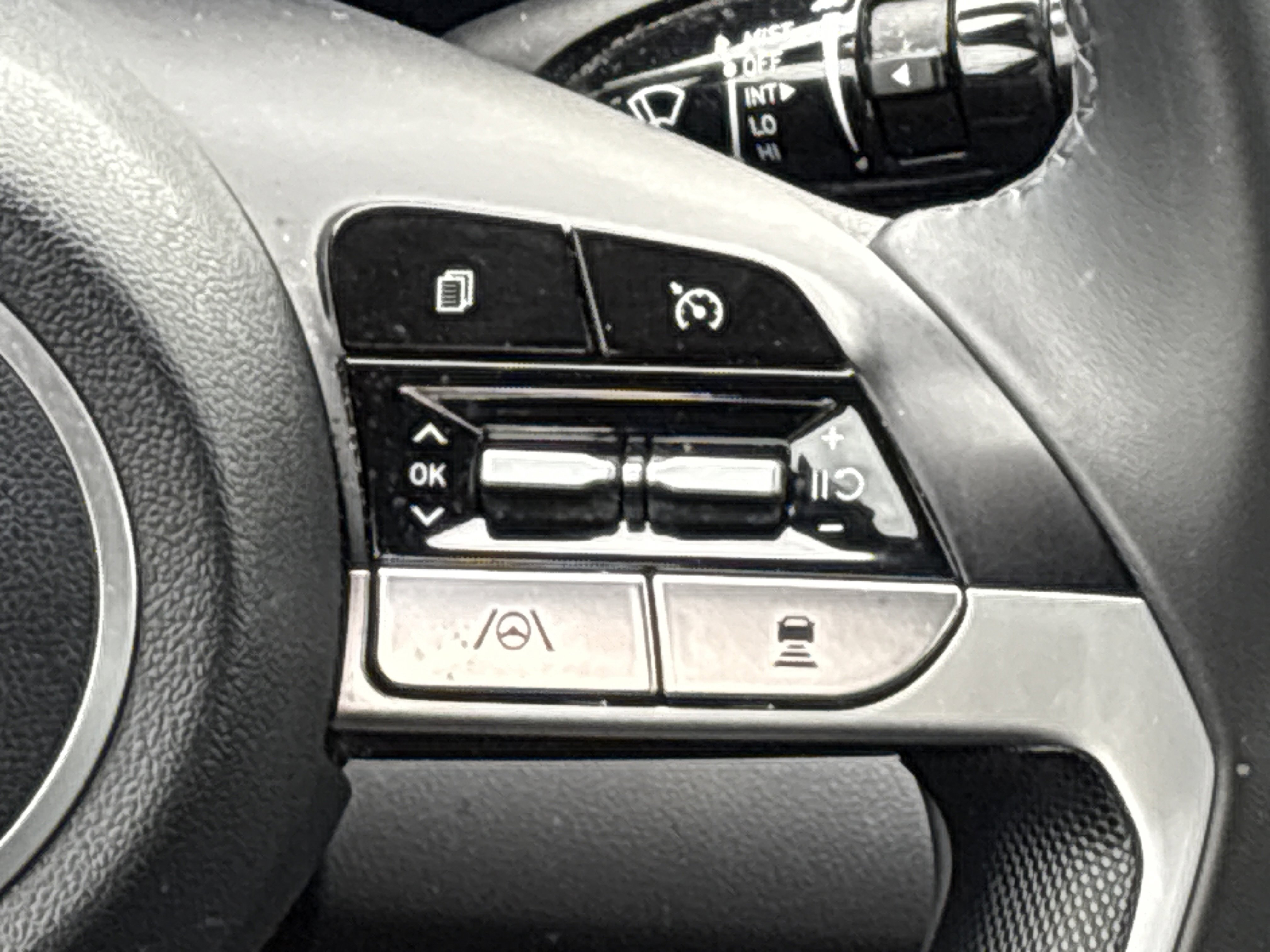 Used 2023 Hyundai Elantra SEL w/ Convenience Package FWD image 22