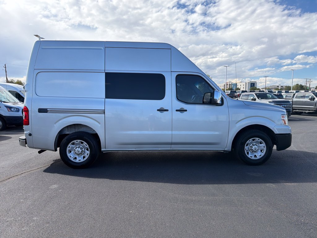 Used 2014 Nissan NV 3500 SV w/ Technology Package RWD image 2