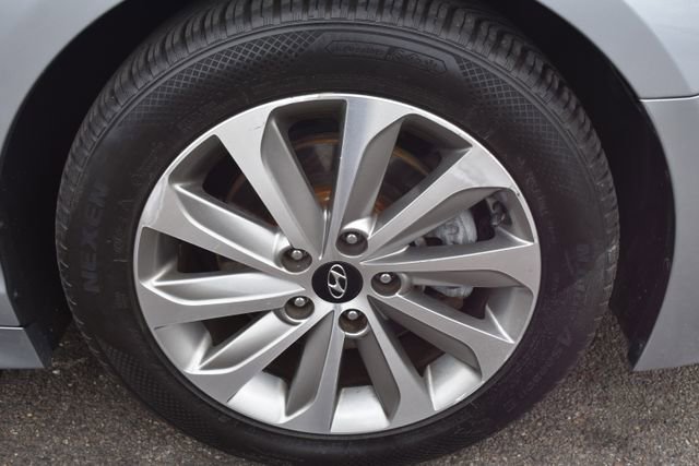 Used 2017 Hyundai Sonata Sport w/ Value Edition Package 02 FWD image 42