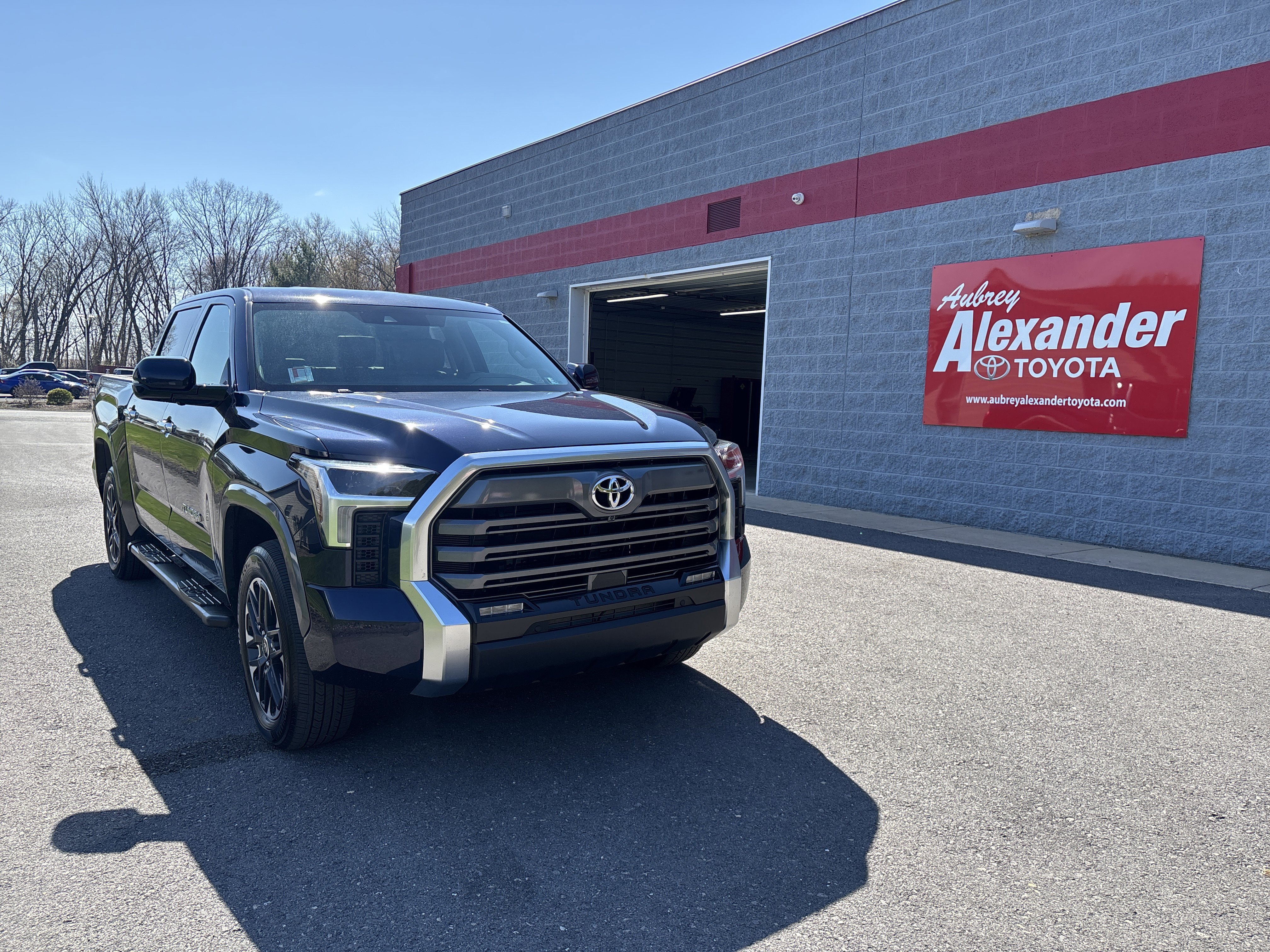 Used 2024 Toyota Tundra Limited image 1
