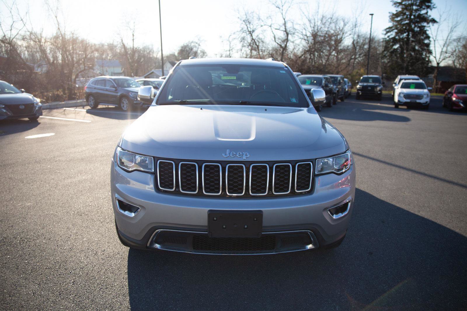 Used 2018 Jeep Grand Cherokee Limited image 8