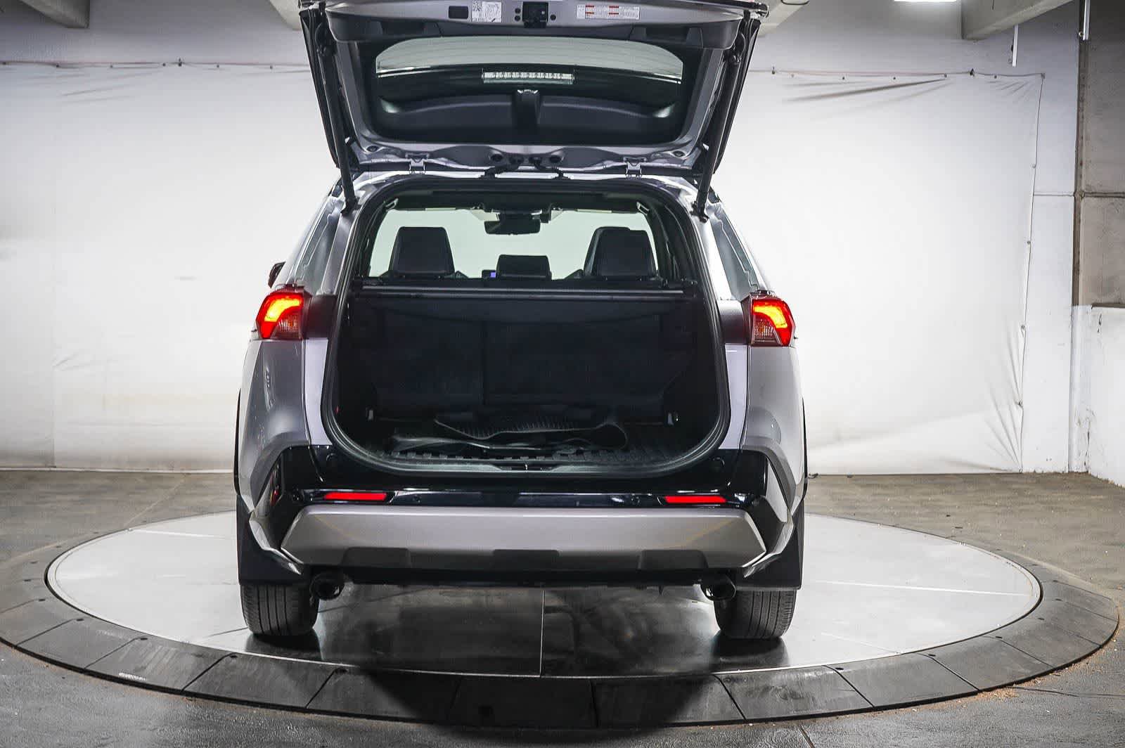 Used 2024 Toyota RAV4 XSE w/ Advanced Technology Package image 28