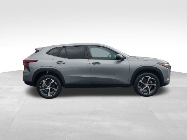 Certified 2024 Chevrolet Trax RS w/ Driver Confidence Package FWD image 6