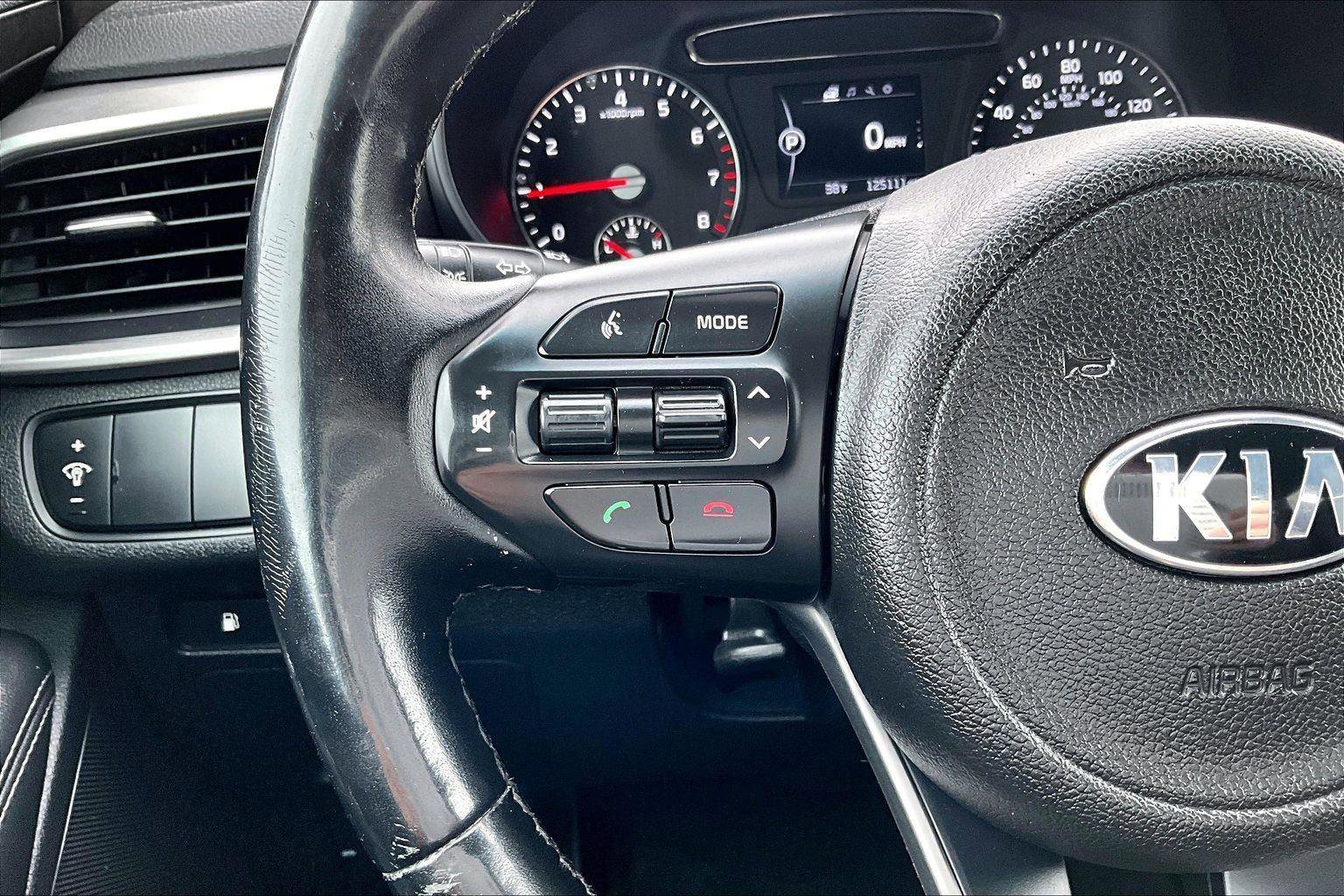 Used 2016 Kia Sorento LX w/ LX Convenience Package image 19