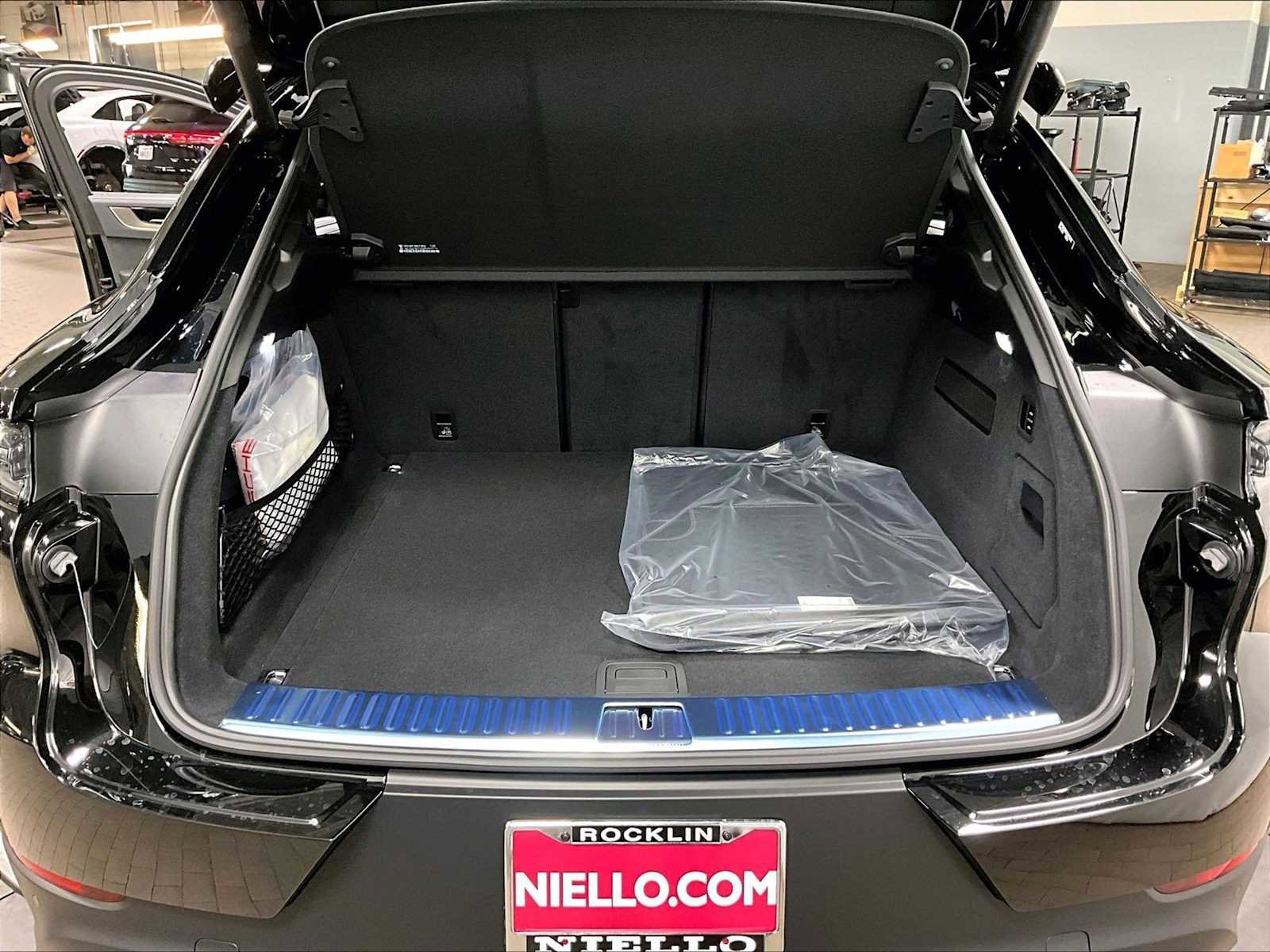 New 2026 Porsche Cayenne Turbo GT image 38