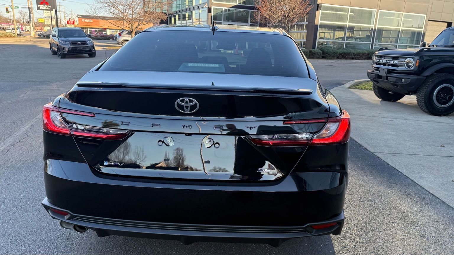 Used 2025 Toyota Camry SE image 8