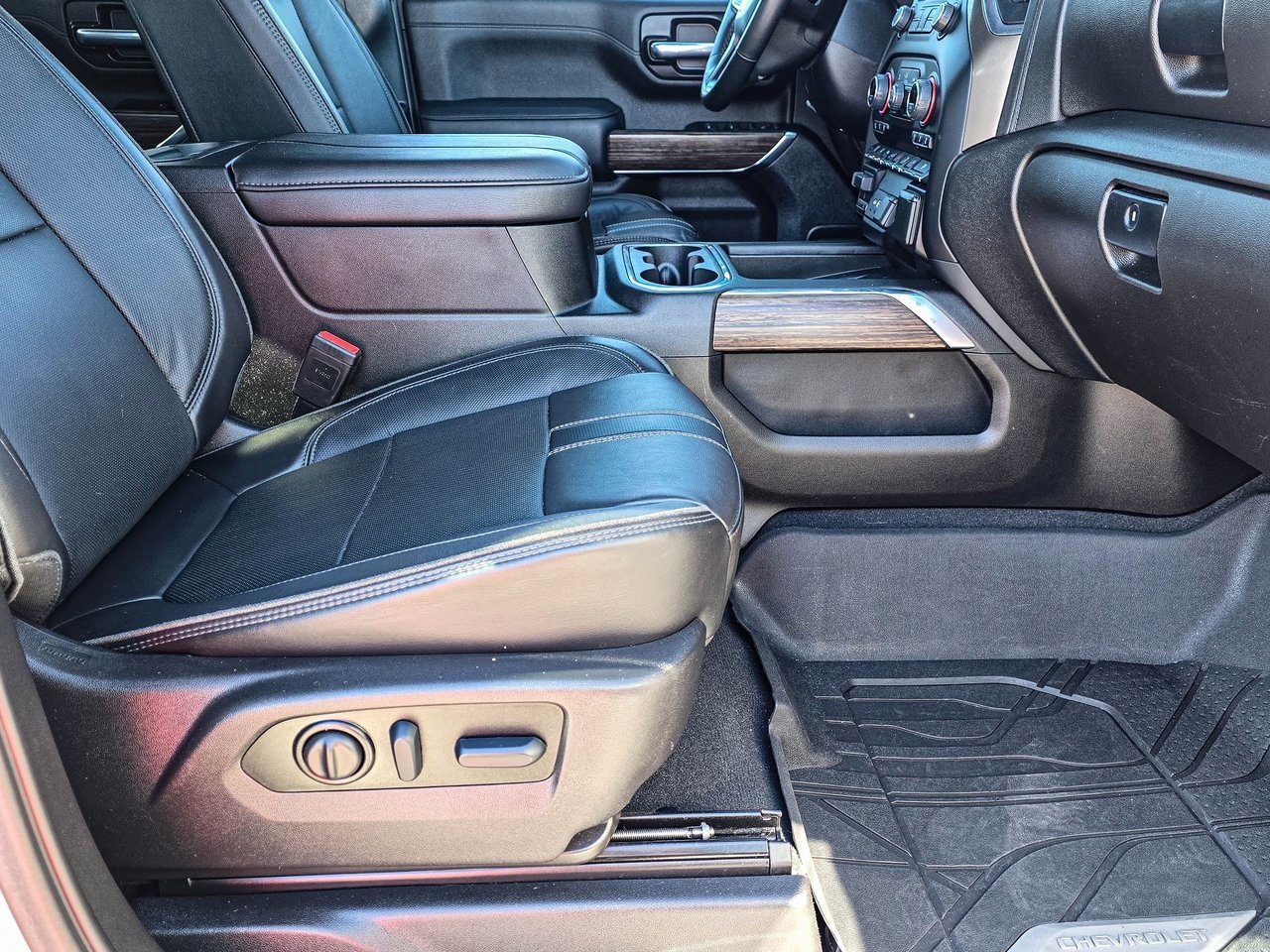 Used 2023 Chevrolet Silverado 3500 High Country w/ Technology Package image 44