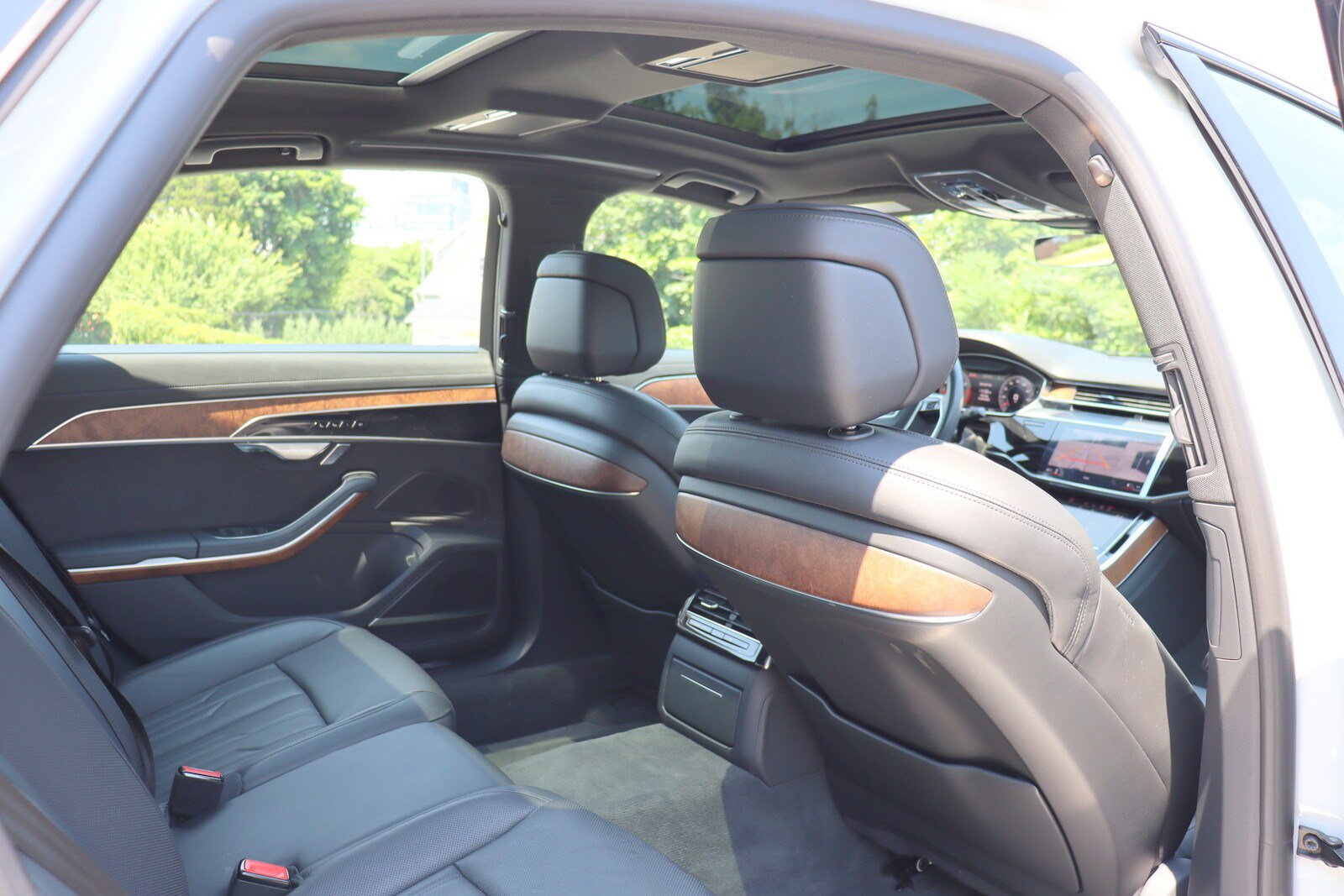 Used 2023 Audi A8 L 3.0T w/ Luxury Package AWD/4WD image 16