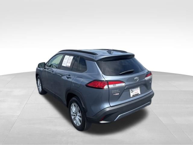 Used 2022 Toyota Corolla Cross LE w/ Moonroof Package image 3