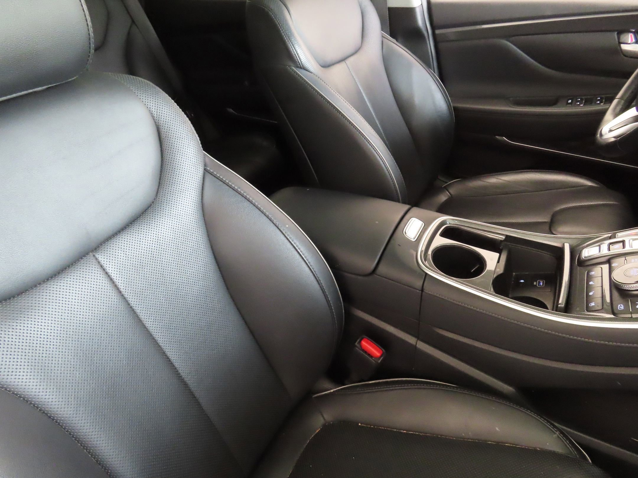 Used 2022 Hyundai Santa Fe Limited FWD image 29