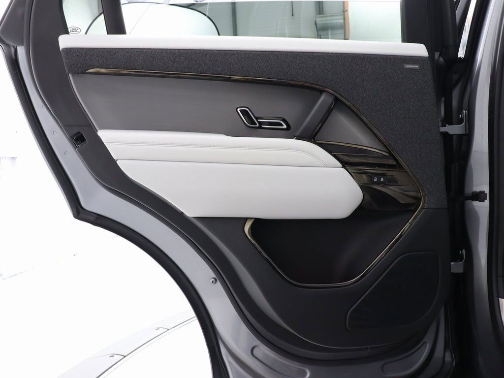 Used 2023 Land Rover Range Rover Sport SE image 45