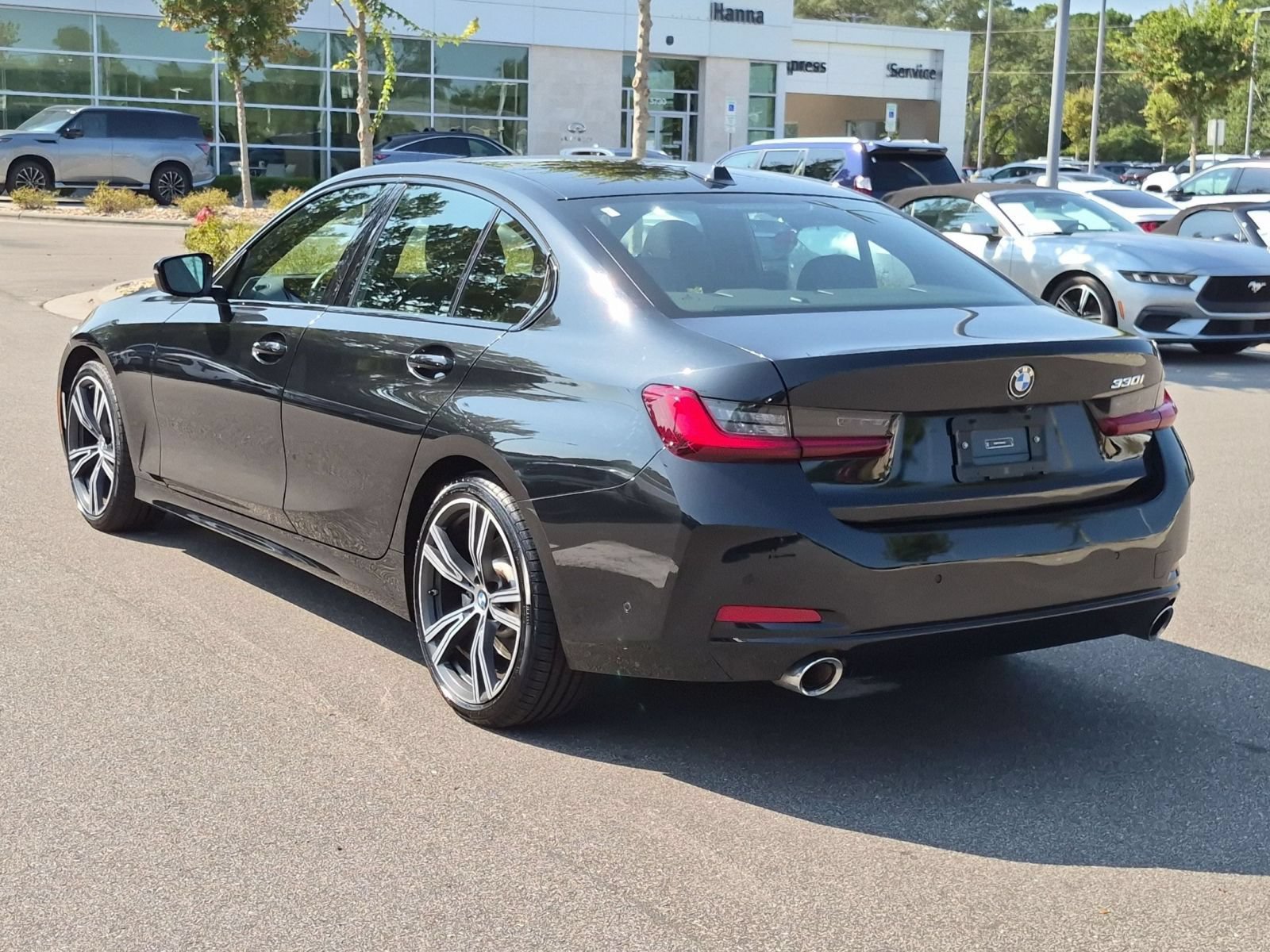 Used 2023 BMW 330i Sedan w/ Premium Package RWD image 5