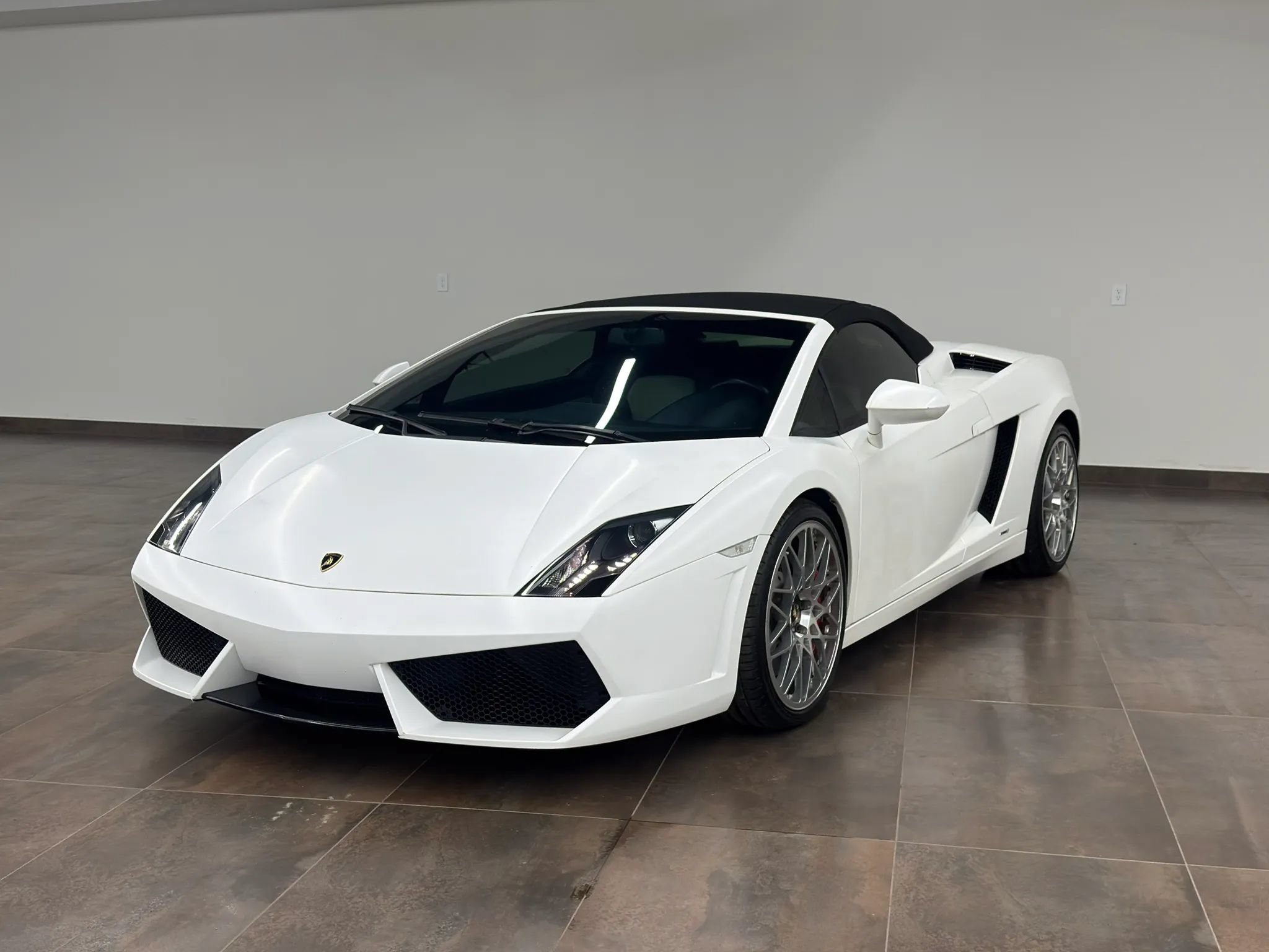 Used 2010 Lamborghini Gallardo LP 560-4 AWD/4WD image 3