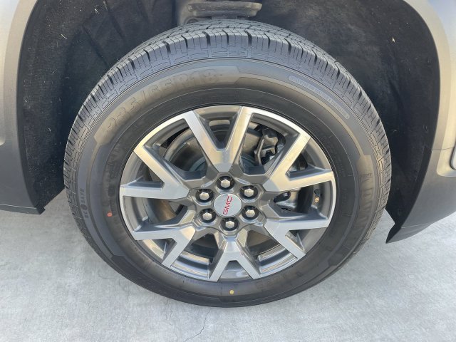 Used 2021 GMC Acadia SLE w/ Driver Convenience Package FWD image 32