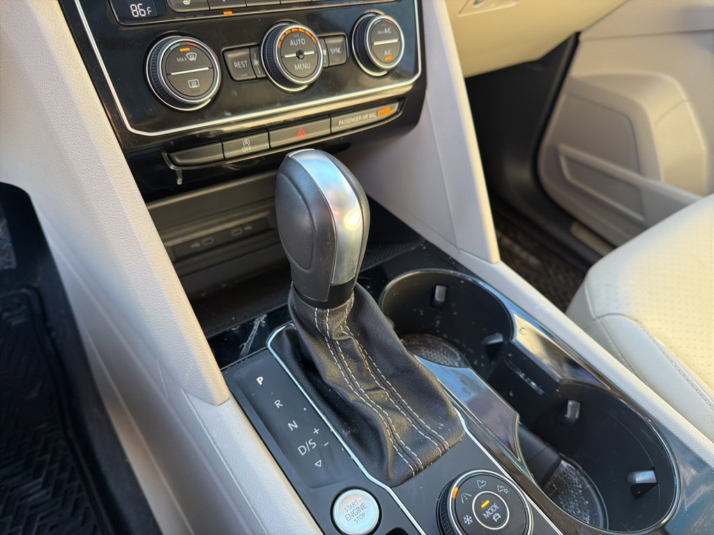 Used 2022 Volkswagen Atlas SEL image 16