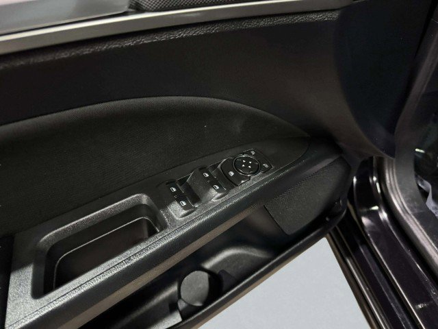 Used 2020 Ford Fusion SE image 19