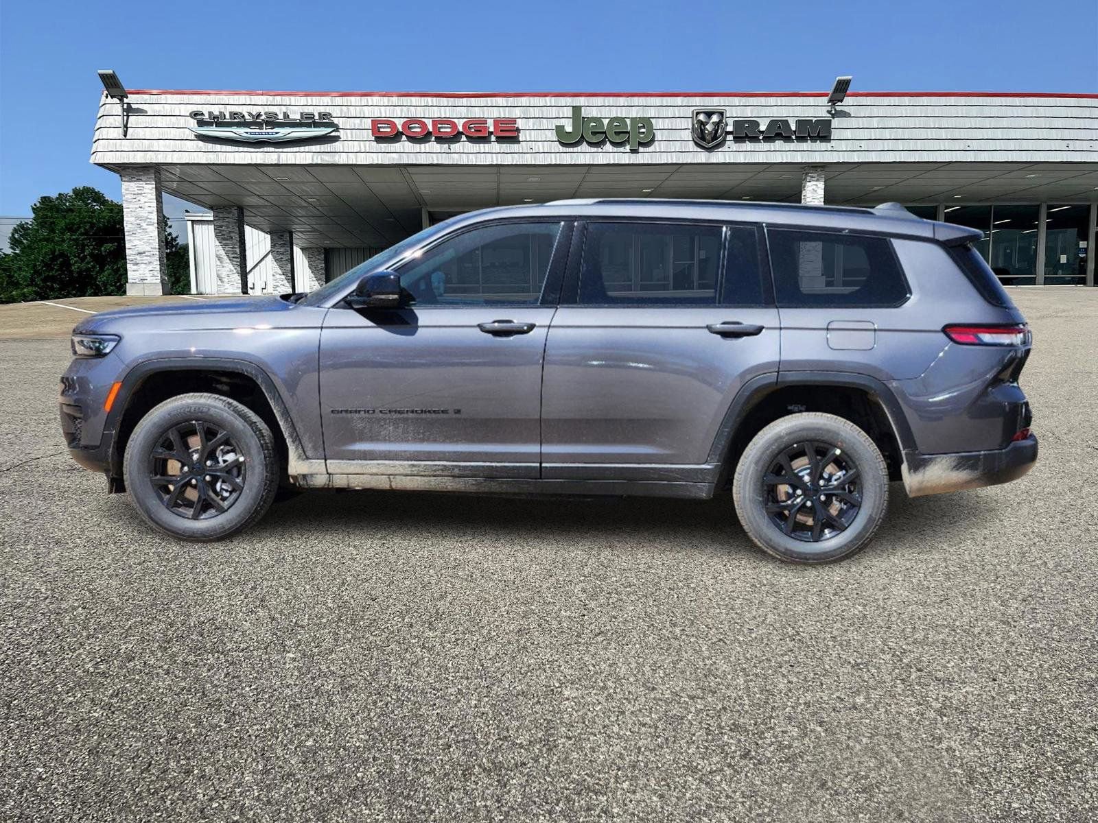 New 2025 Jeep Grand Cherokee L Altitude AWD/4WD image 3