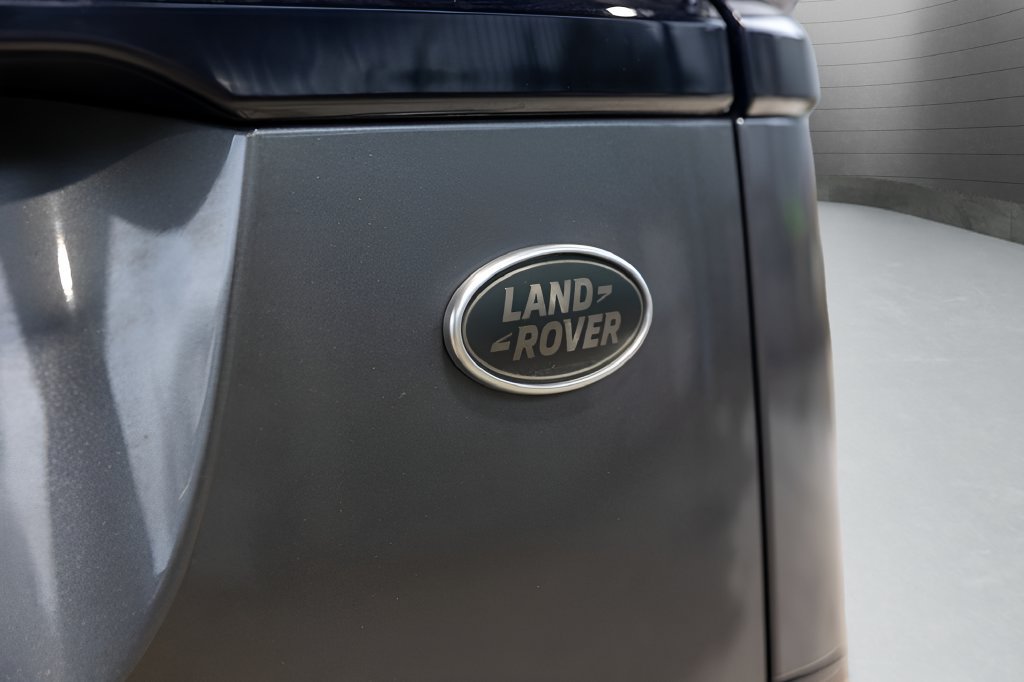 Used 2019 Land Rover Range Rover Velar R-Dynamic SE AWD/4WD image 21
