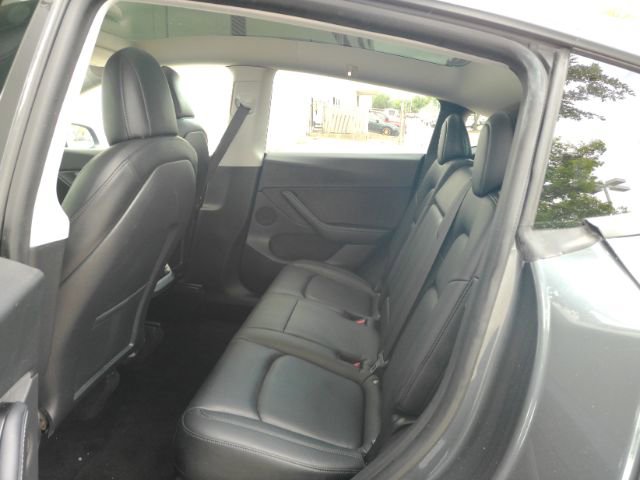 Used 2021 Tesla Model Y Long Range AWD/4WD image 20