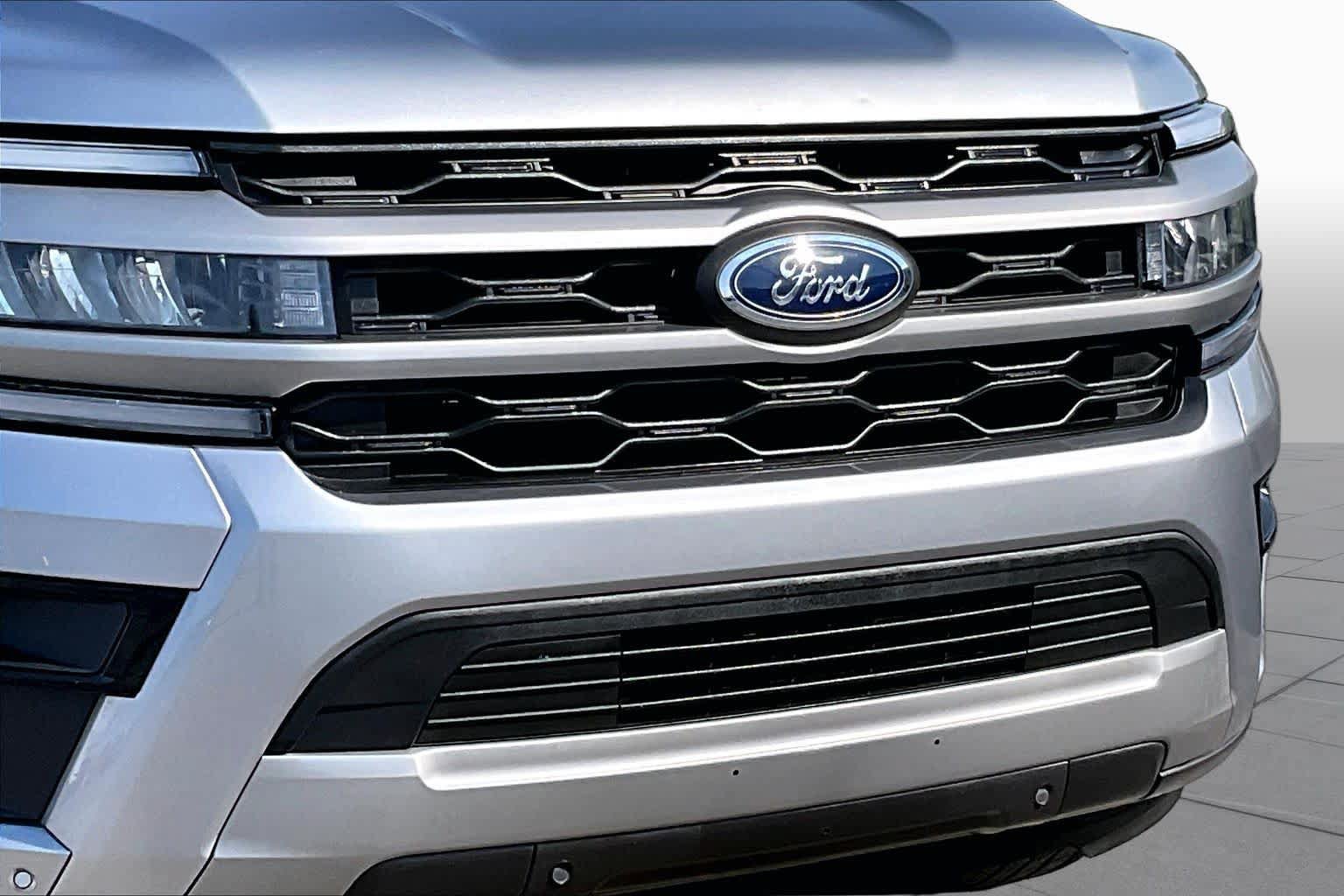Used 2024 Ford Expedition XLT RWD image 26