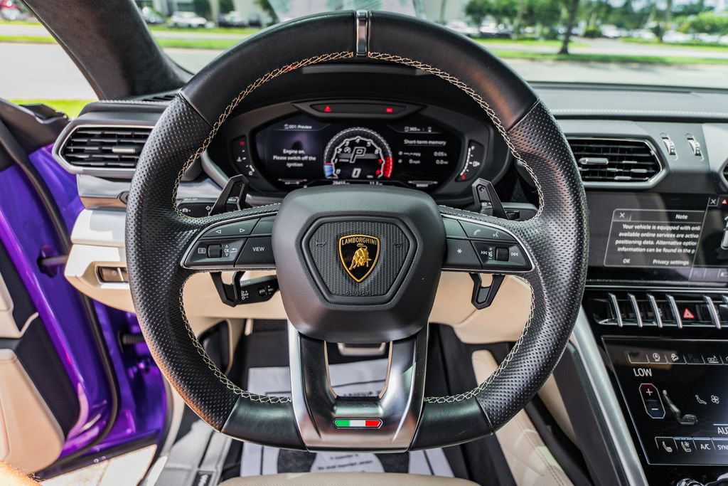 Used 2021 Lamborghini Urus AWD/4WD image 24