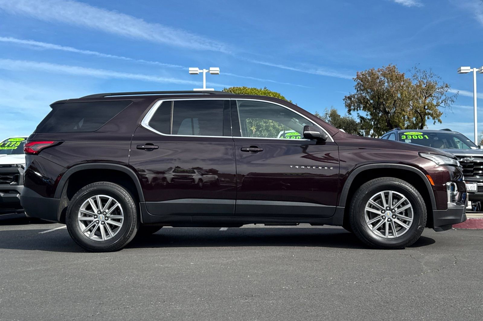 Used 2023 Chevrolet Traverse LT image 4