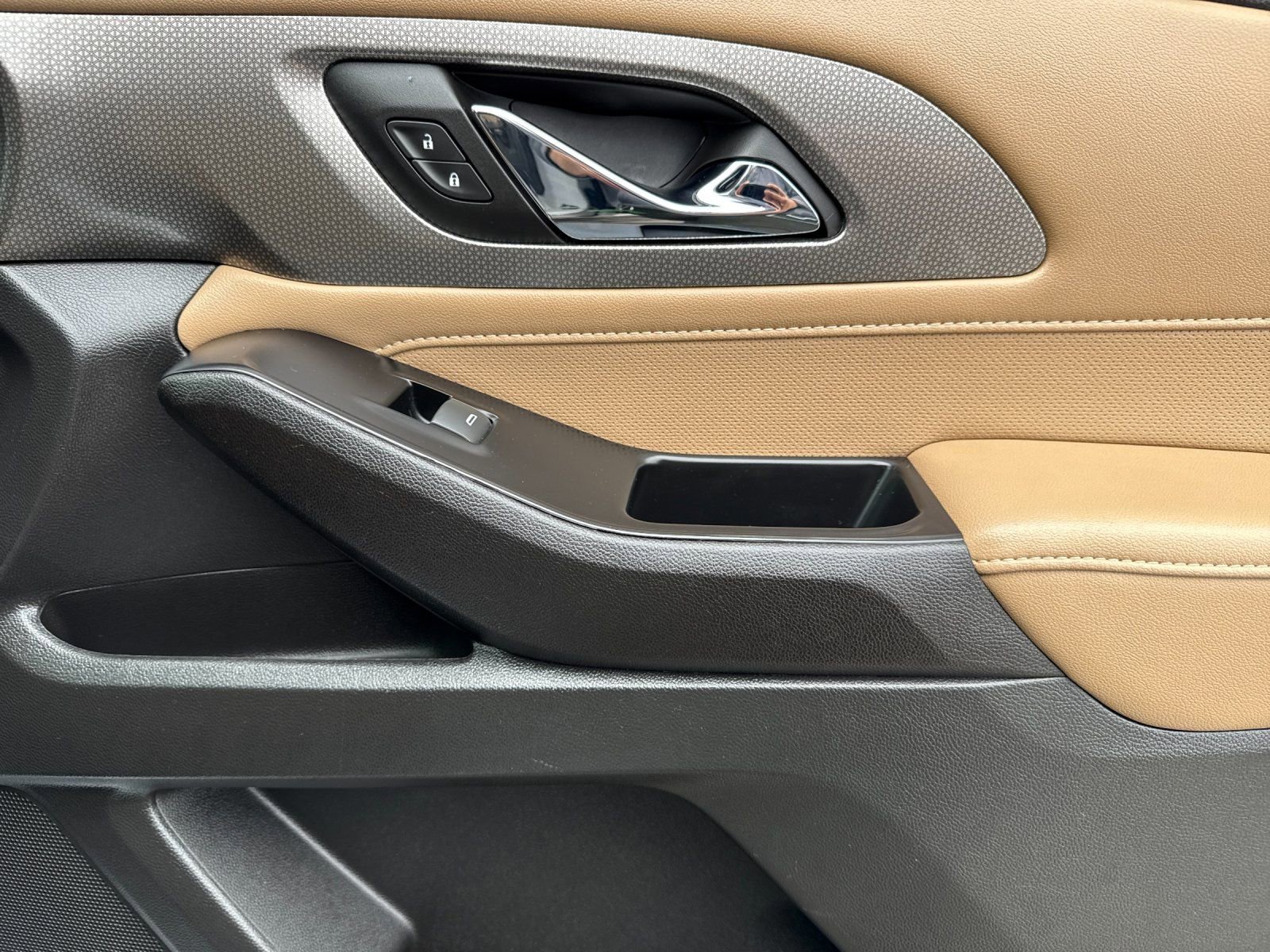 Used 2023 Chevrolet Traverse Premier w/ LPO, Floor Liner Package image 21