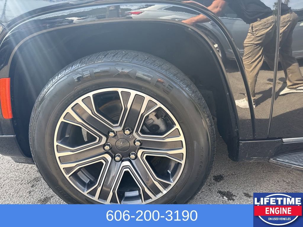 Used 2024 Jeep Wagoneer Series II w/ Flexible Seating Group image 10