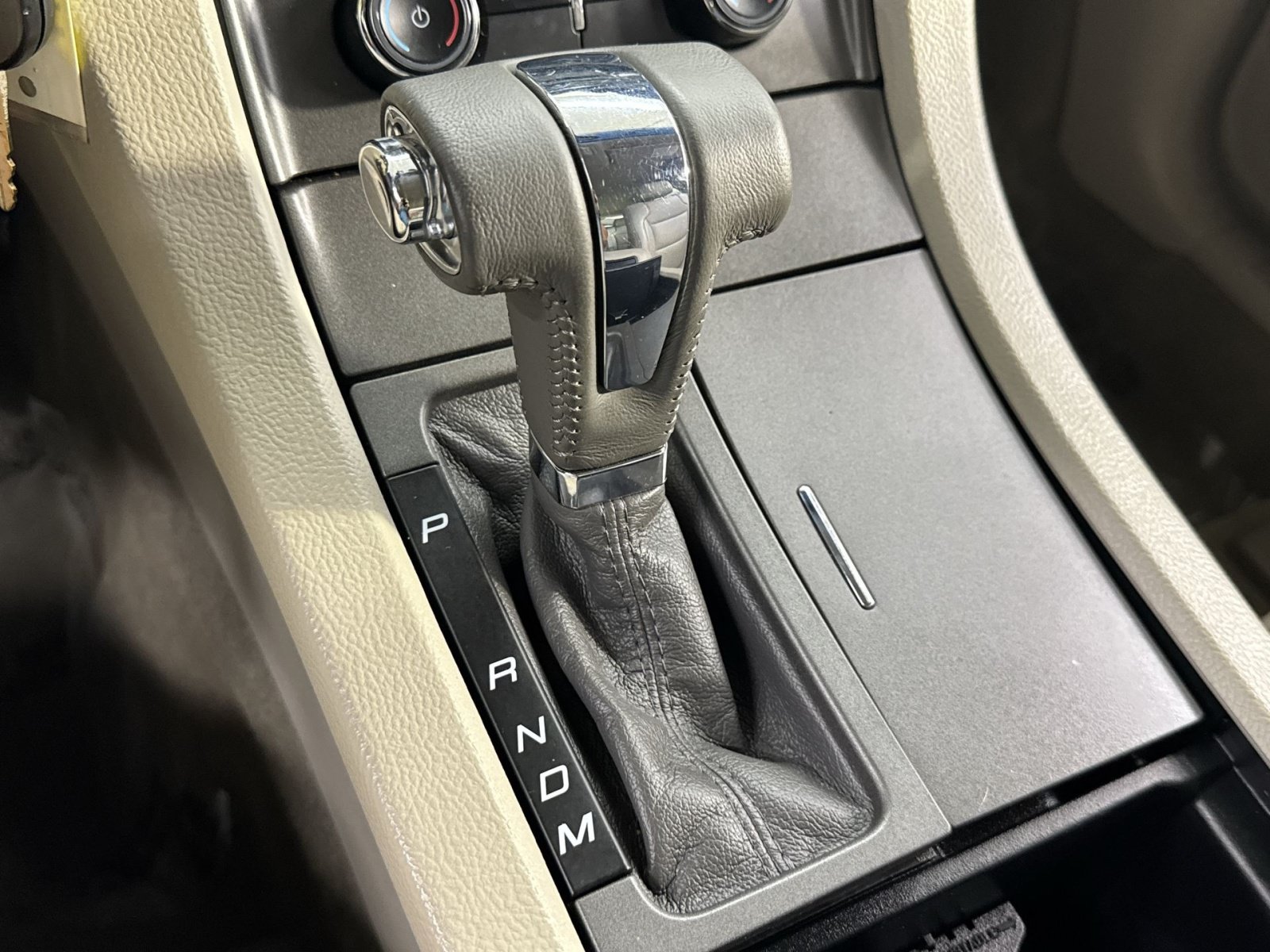 Used 2012 Ford Taurus SEL FWD image 34