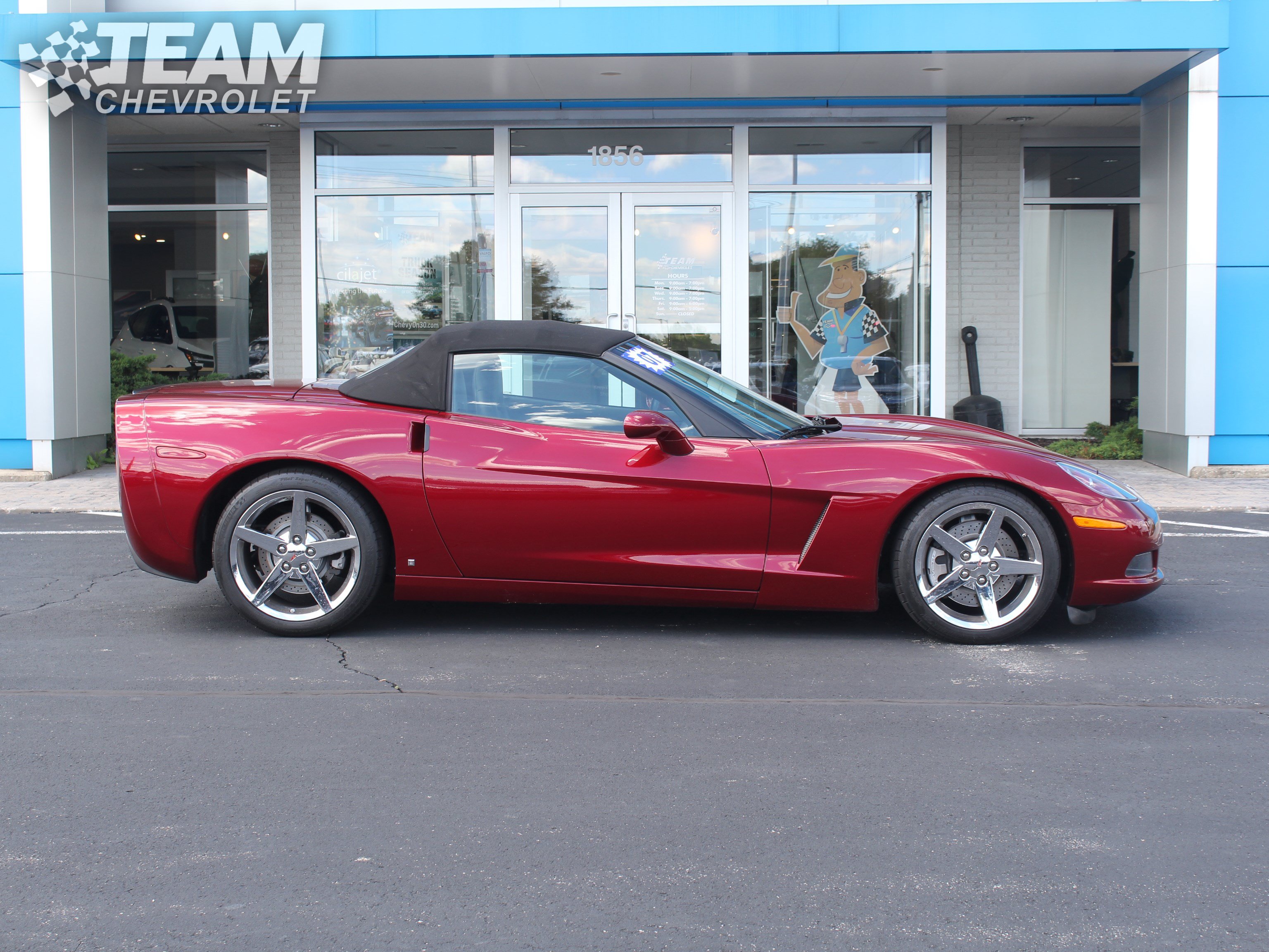 Used 2007 Chevrolet Corvette Convertible w/ Preferred Equipment Group RWD image 3