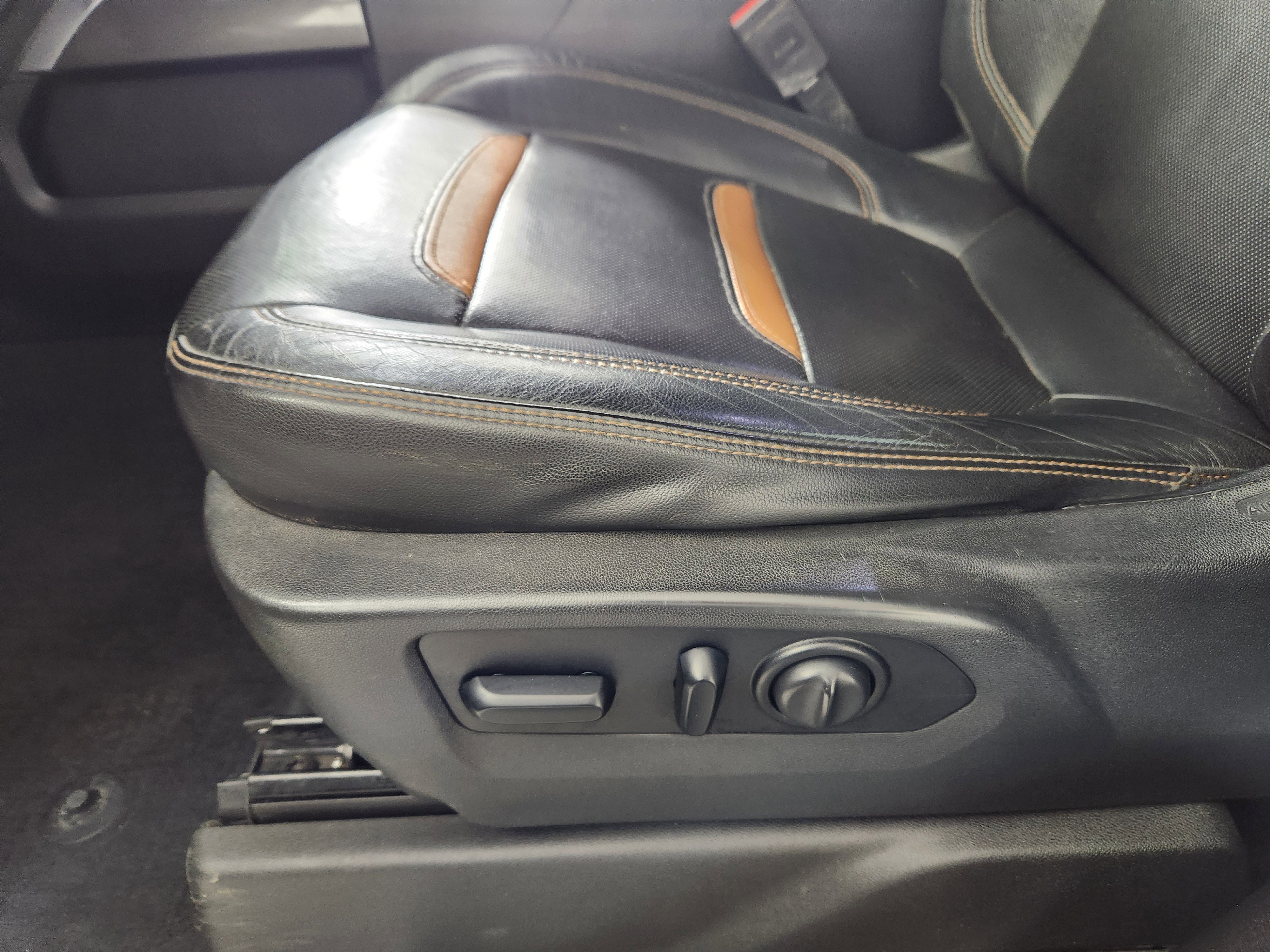 Used 2020 GMC Sierra 2500 AT4 w/ AT4 Premium Package image 13