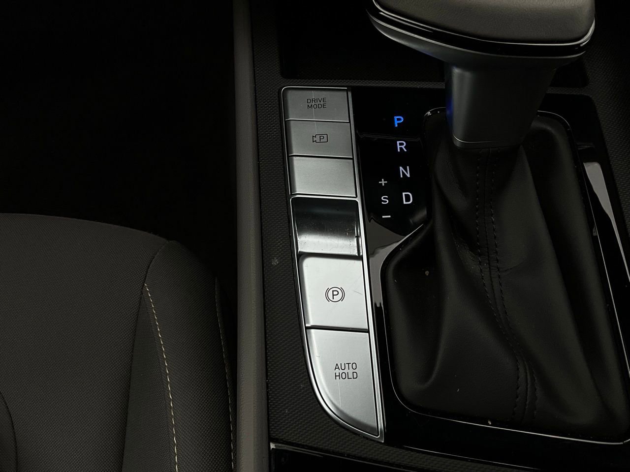 Used 2025 Hyundai Elantra SEL image 24