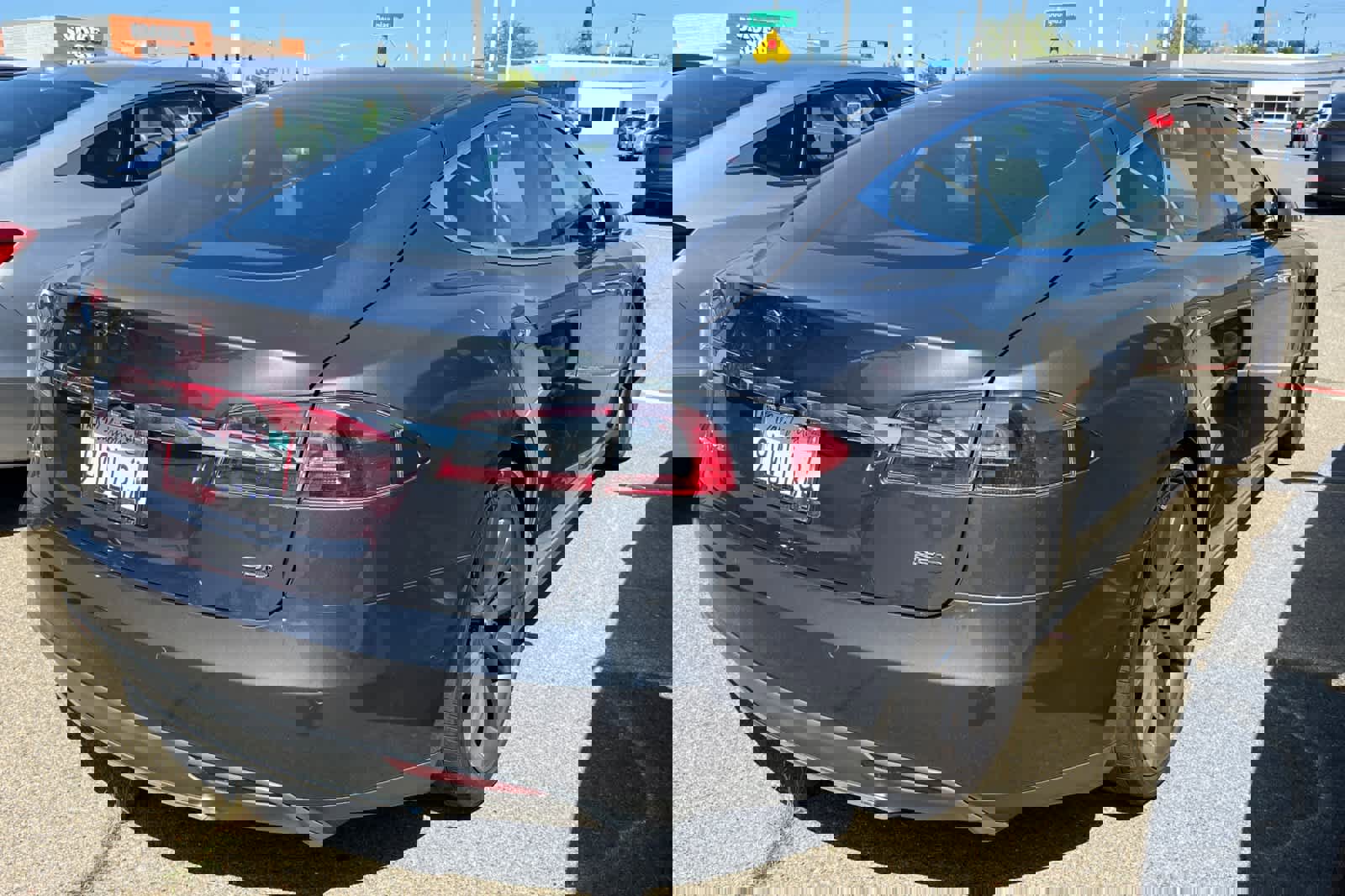 Used 2015 Tesla Model S 85D image 4