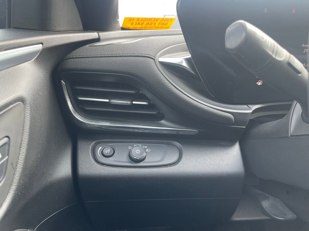 Used 2025 Buick Envista Preferred w/ Convenience I Package image 13