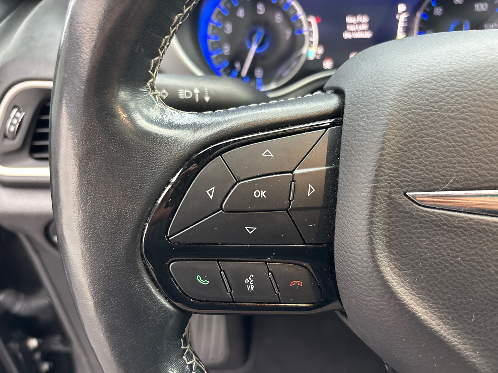 Used 2020 Chrysler Pacifica Touring-L Plus FWD image 17