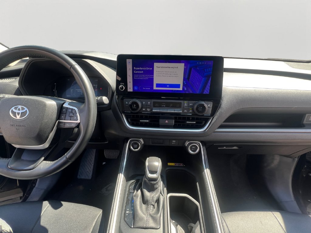 Used 2025 Toyota Grand Highlander AWD image 14