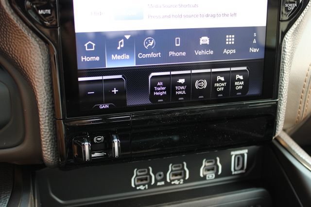New 2026 RAM 2500 Limited AWD/4WD image 32