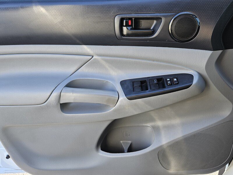 Used 2015 Toyota Tacoma PreRunner image 25