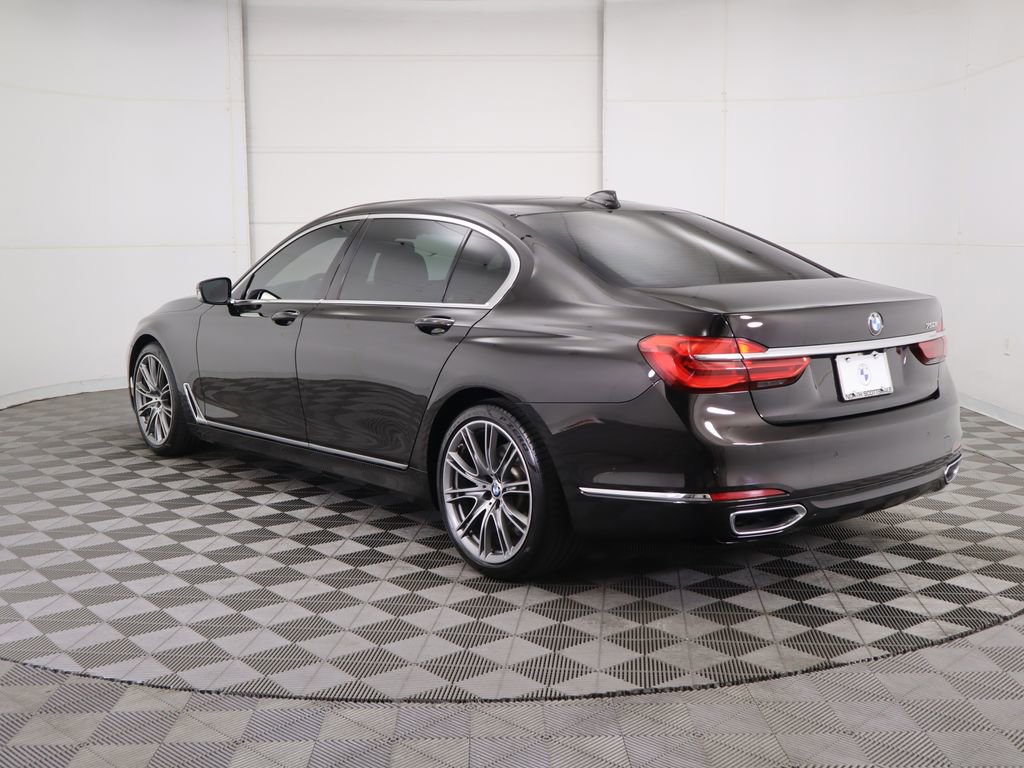 Used 2019 BMW 750i w/ Executive Package image 7