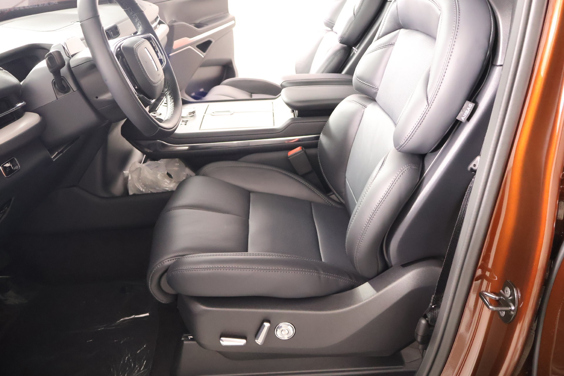 New 2027 Lincoln Navigator L Reserve w/ Jet Appearance Package AWD/4WD image 12